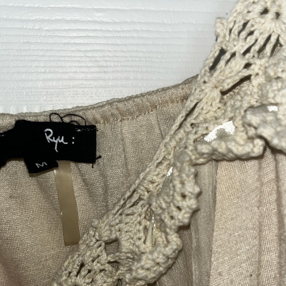 Creme Ryu Dress - Picture 5 of 10